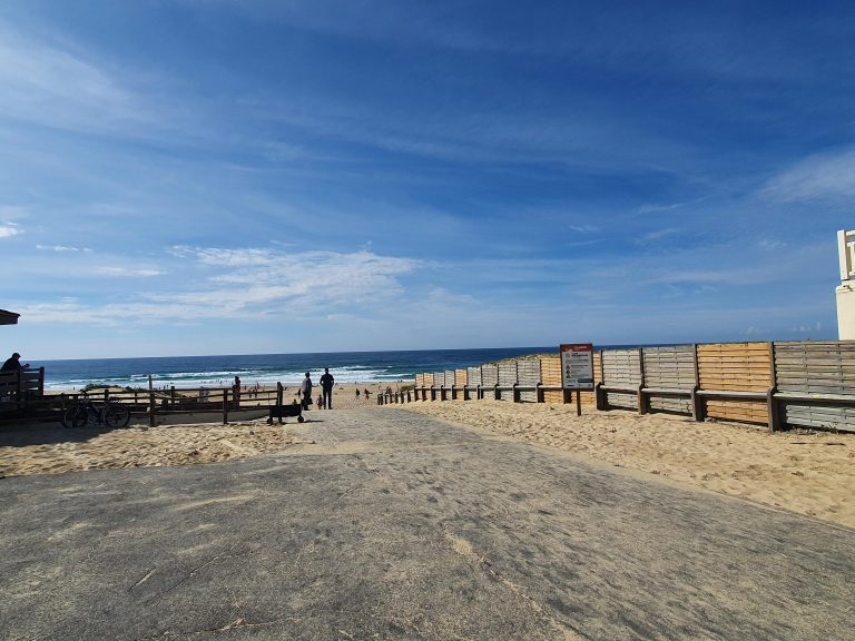 L’accès à la plage de Saint-Girons et l’océan