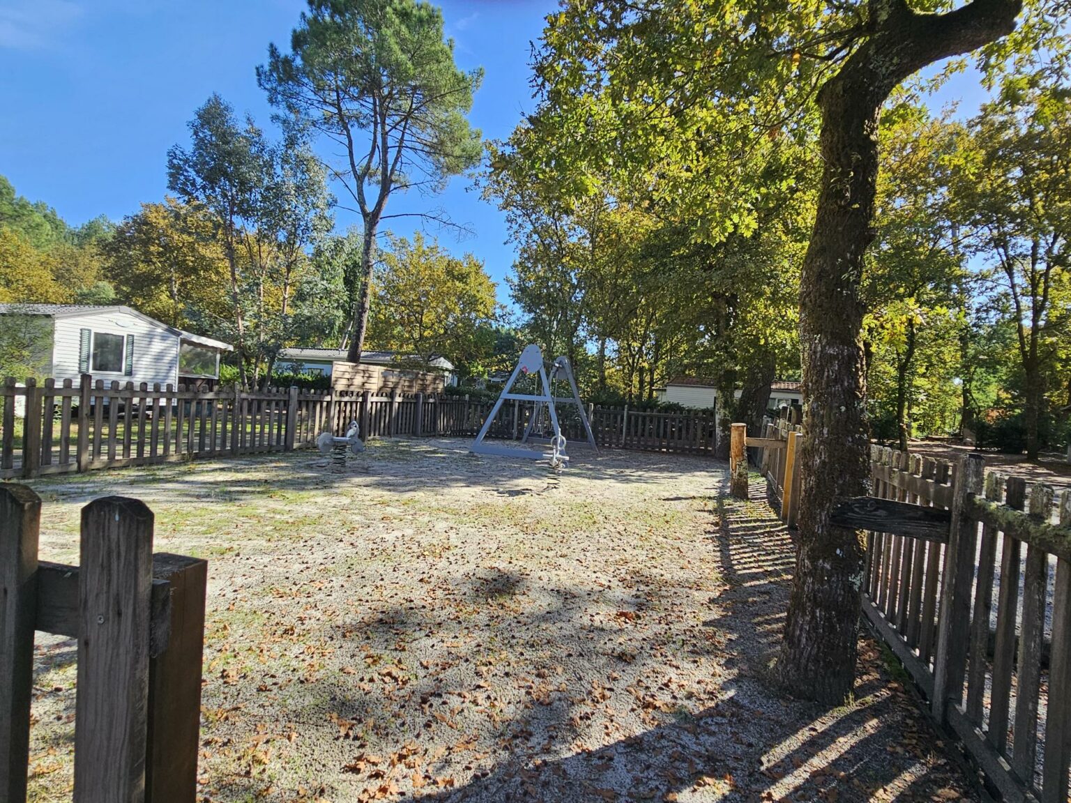 Aire de jeux au Camping Le Gaoucher