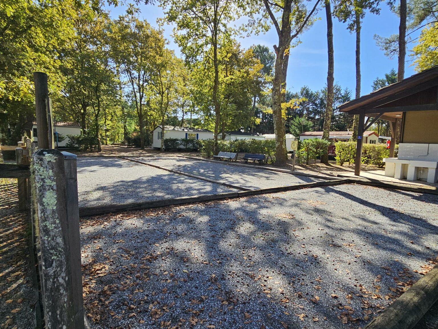 Terrain de pétanque au Camping Le Gaoucher