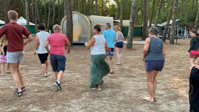 Animation danse : un madison en plein air entre campeurs