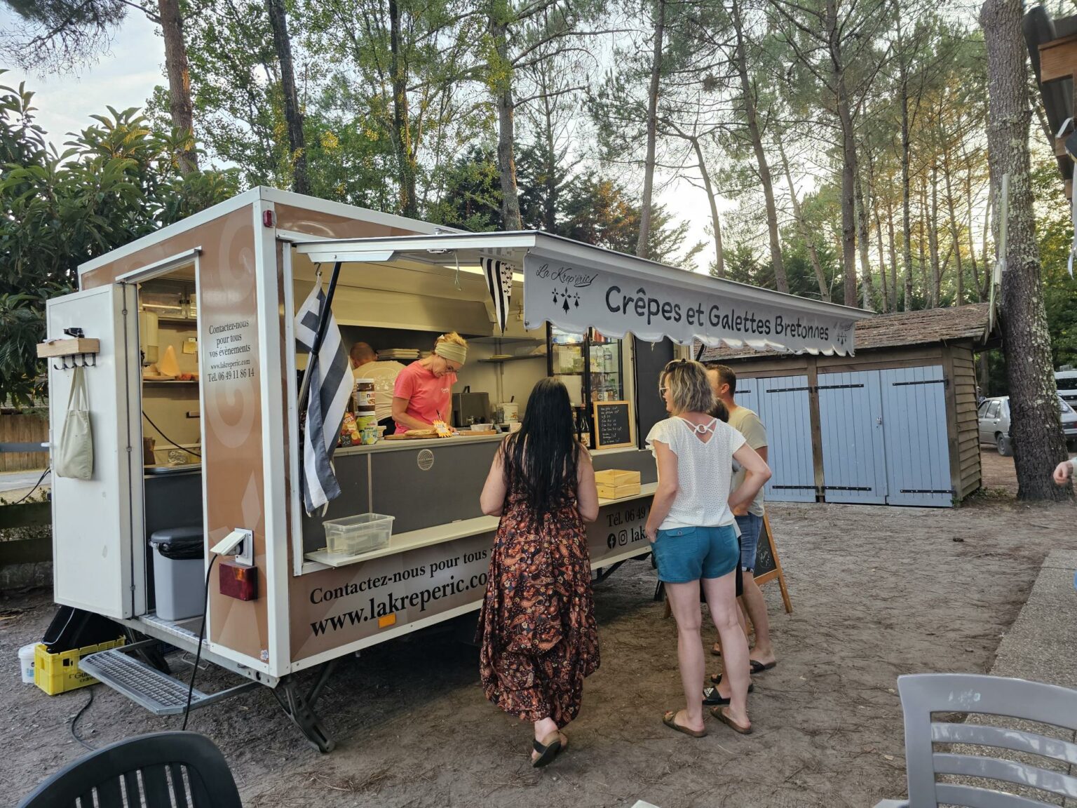 Food truck crêpes La Krep Éric au Camping Le Gaoucher